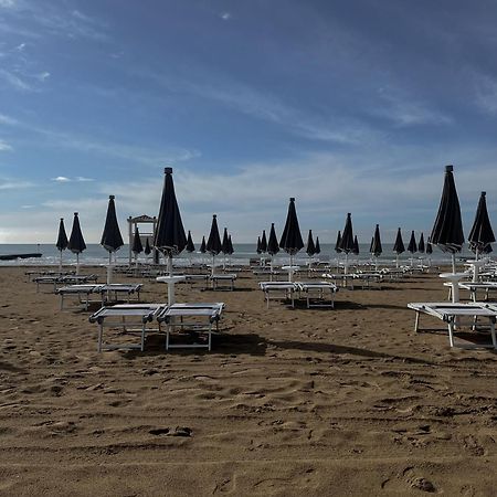 Apartment Luma With Pool Lido di Jesolo Exterior foto